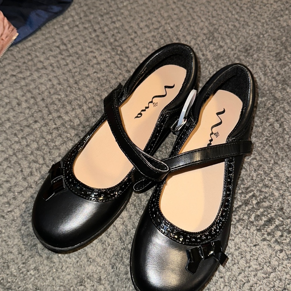 Girls shoes